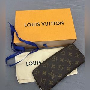 Louis Vuitton Clemence Wallet (Fuchsia).